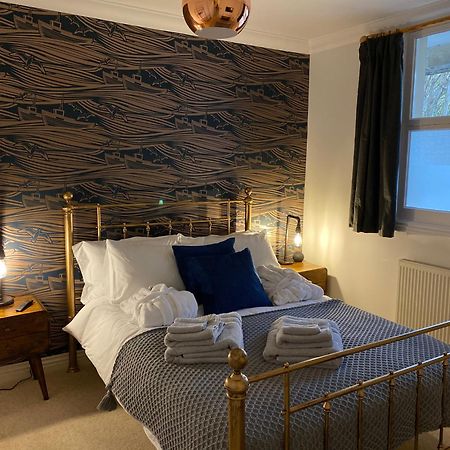 Spacious Luxury Flat In Swanage, Close To Beach With Parking Exterior photo